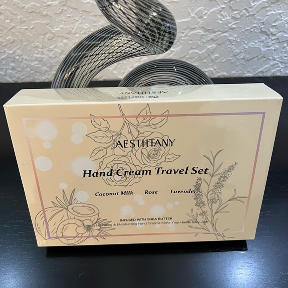 AESTHTANY Other - AESTHTANY HAND CREAM TRAVEL SET-NWT
